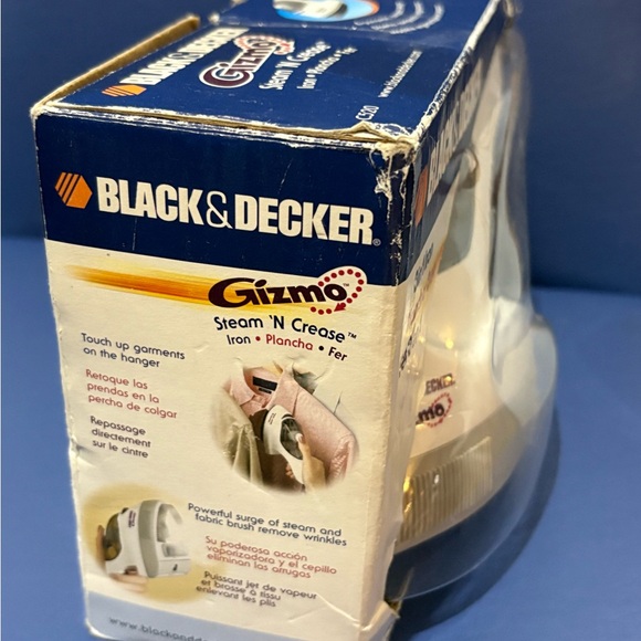 Black & Decker Gizmo 3-in-1 Steam ‘n Crease Iron - Picture 5 of 12